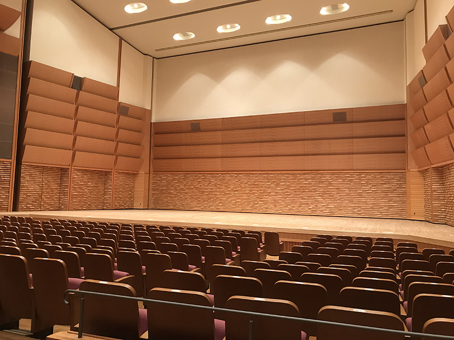 座席からのステージの見え方 アルカスsasebo公式ホームページ